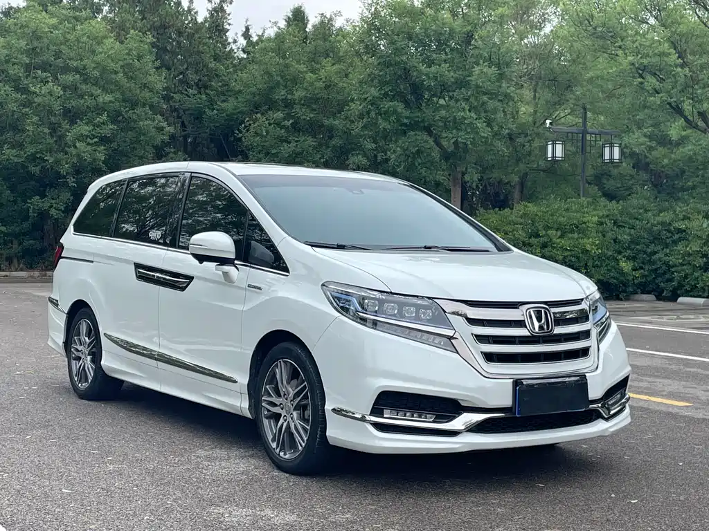 Elysion 2.0 L Hybrid Luxury