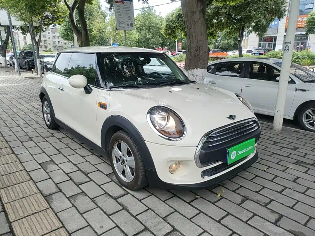MINI 1.2 T ONE