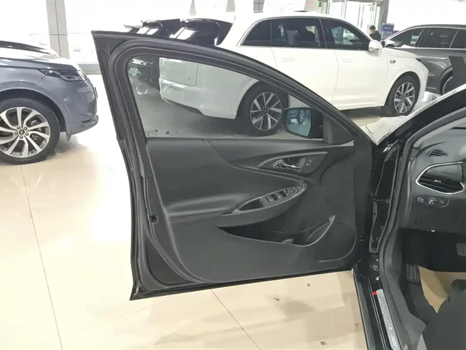Malibu XL Redline 550 T Auto Sharp Connect