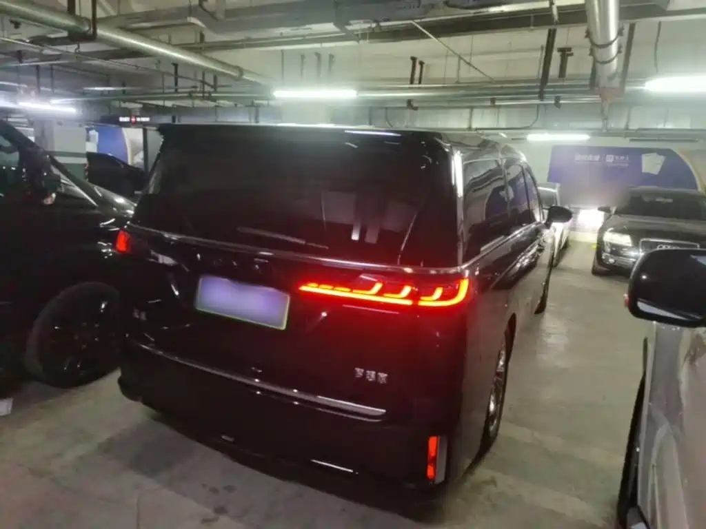 Voyah Dreamer PHEV Ultra Long Range Flagship