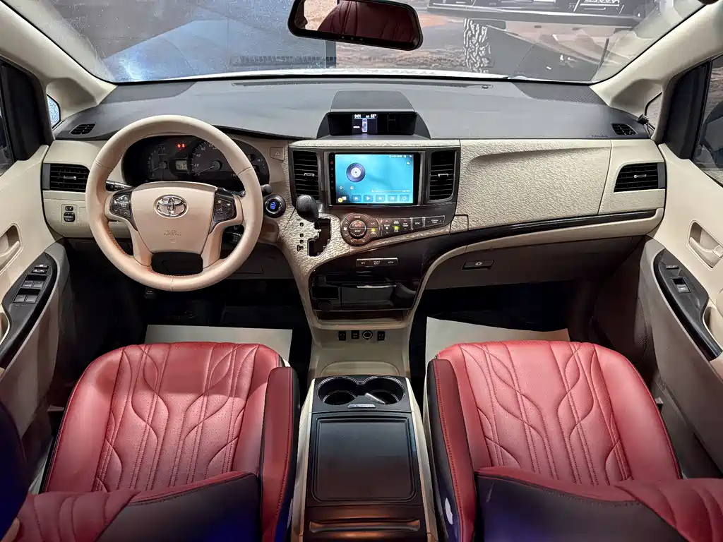 SIENNA 3.5 L 4 WD Auto