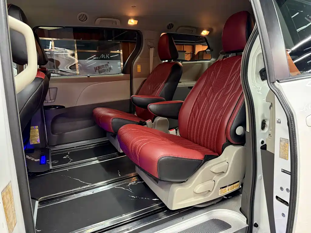 SIENNA 3.5 L 4 WD Auto