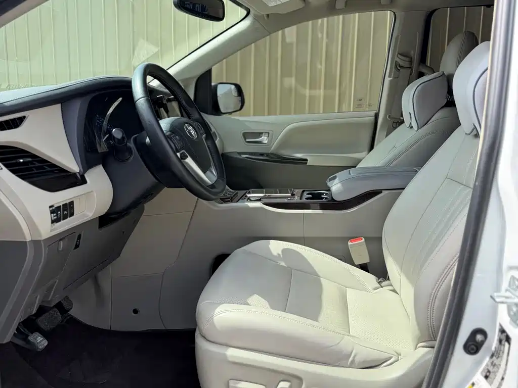 SIENNA 3.5 L US Spec