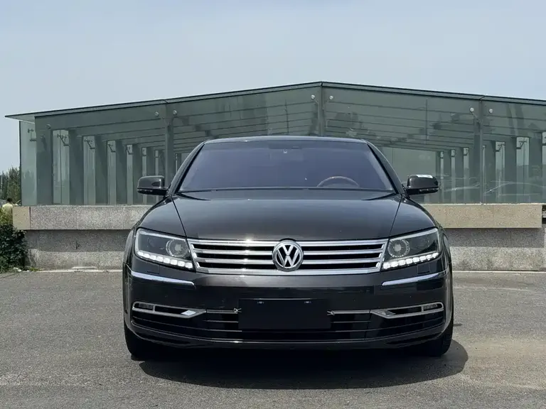 Volkswagen Phaeton 3.6 L V6 5-seat Extended Individual