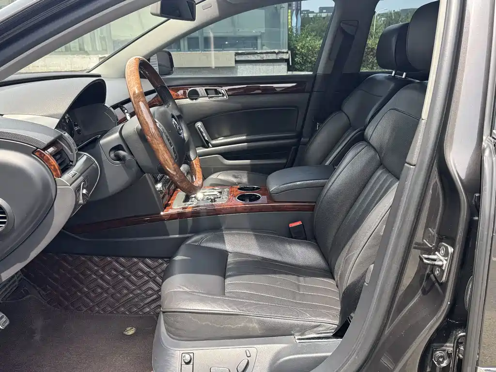 Phaeton 3.6 L V6 5-seat Extended Individual