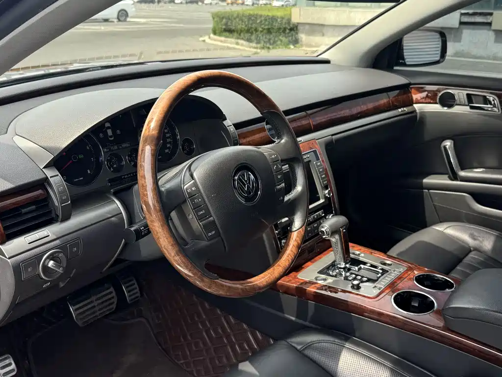 Phaeton 3.6 L V6 5-seat Extended Individual