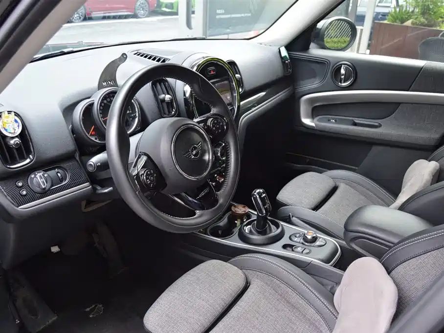 MINI COUNTRYMAN 1.5 T COOPER Classic Weekend Wagon