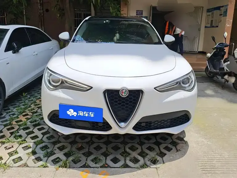Alfa Romeo Stelvio 2.0 T 200 HP Elite