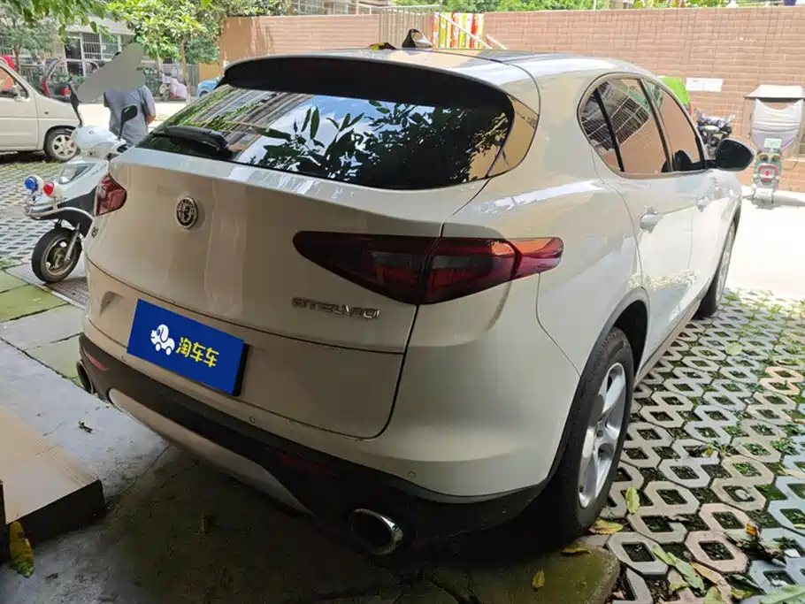 Stelvio 2.0 T 200 HP Elite