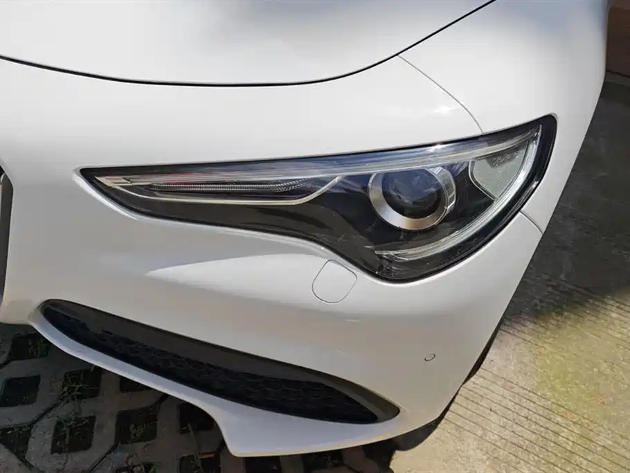 Stelvio 2.0 T 200 HP Elite