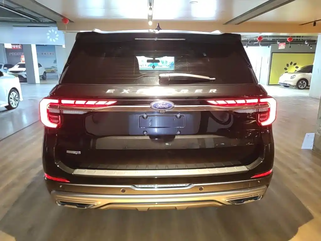 Explorer EcoBoost 285 4 WD Style plus 6-seat
