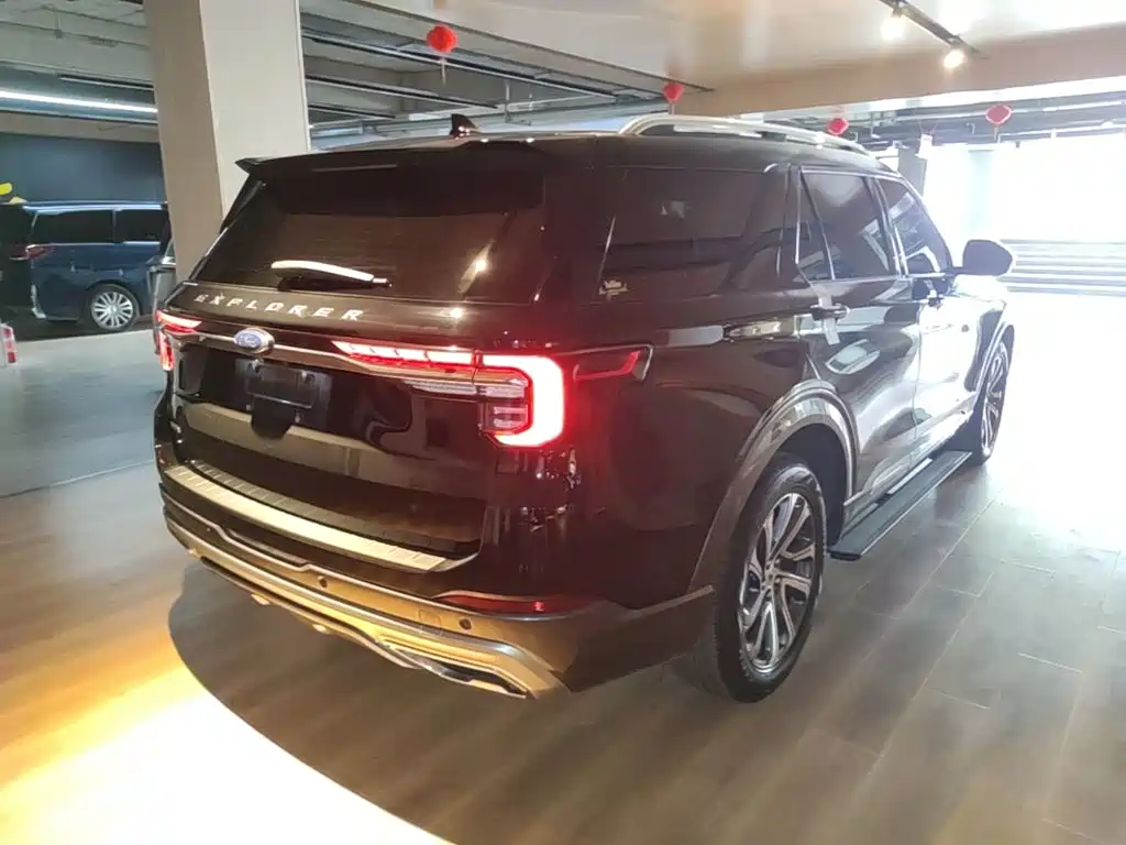 Explorer EcoBoost 285 4 WD Style plus 6-seat