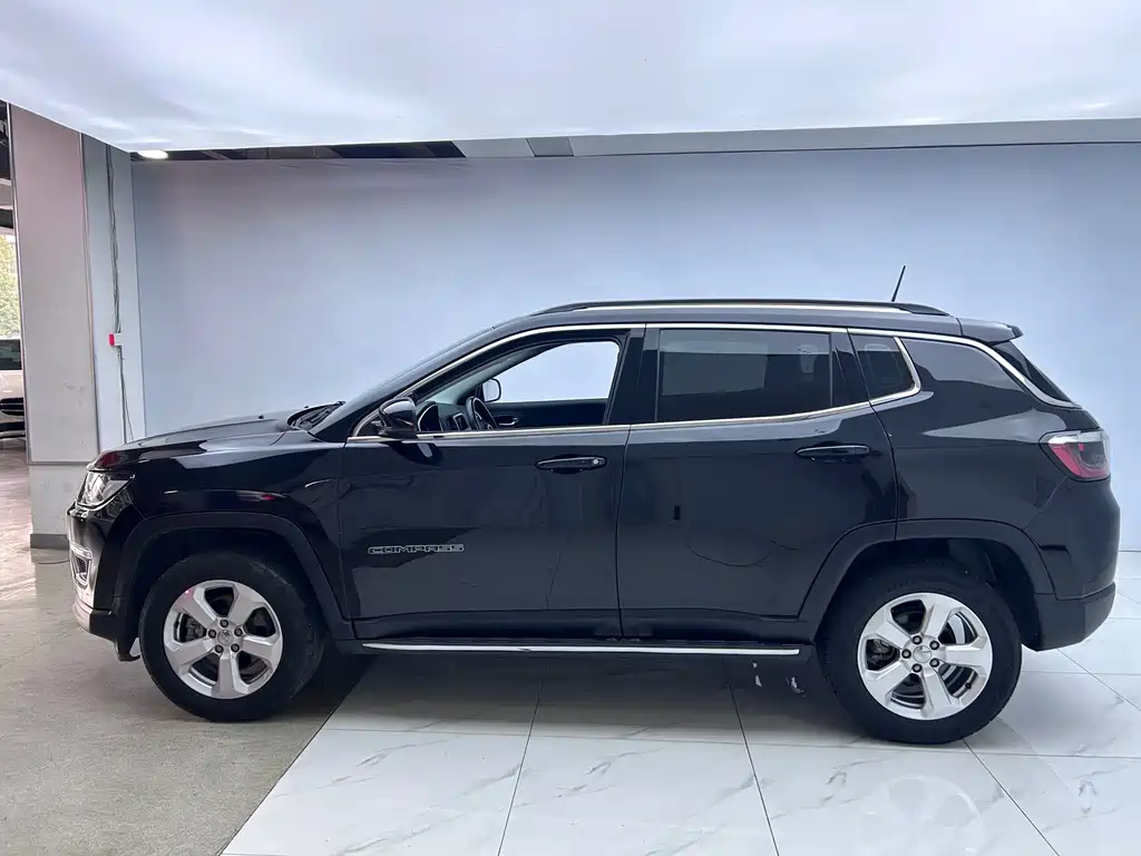 Compass 220 T Auto Elite