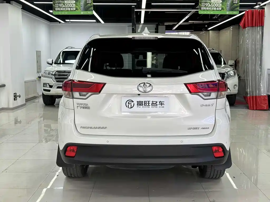 Highlander 2.0 T 4 WD Luxury 7-seat CN-V
