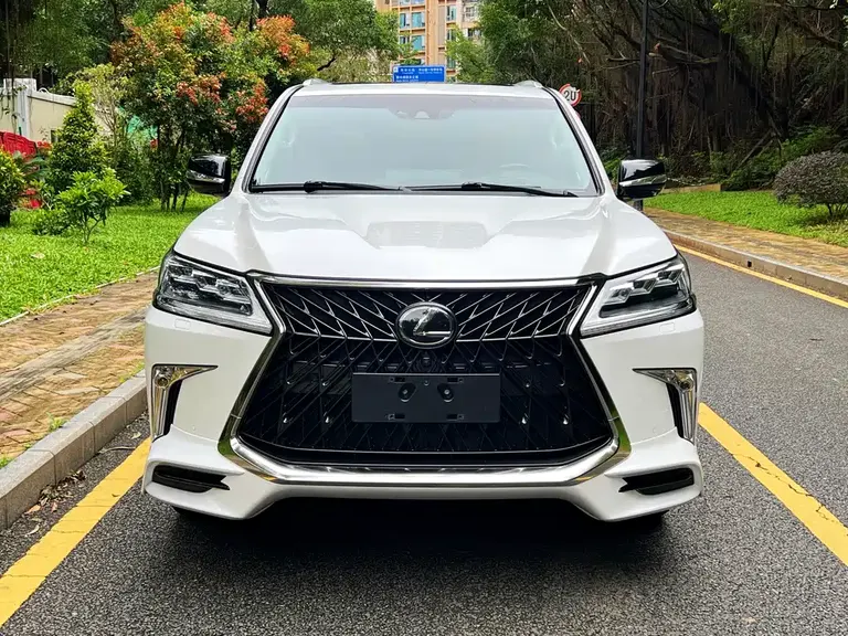 Lexus LX 570 Peak Special Edition