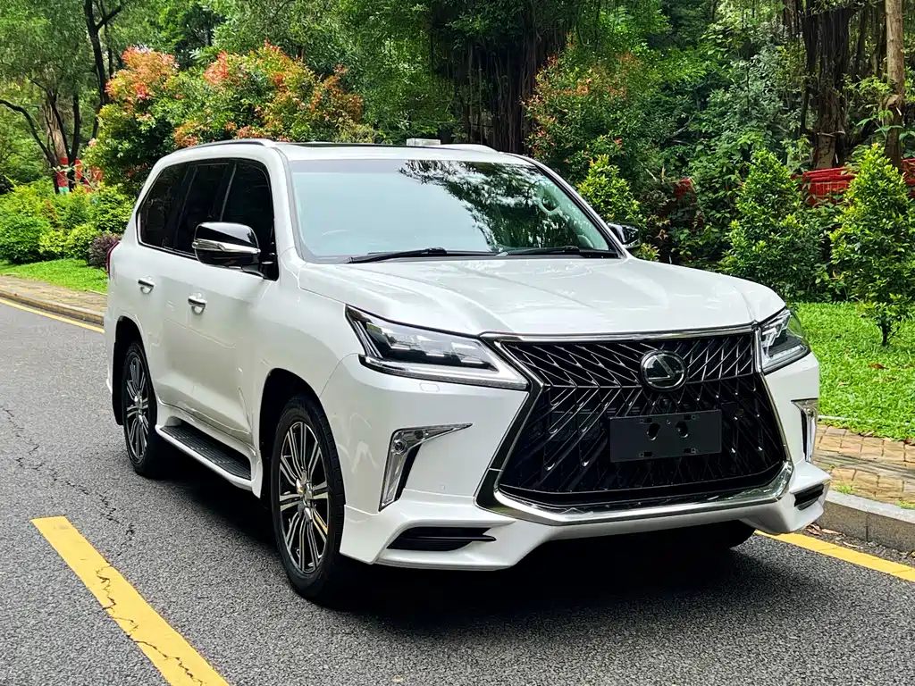 Lexus LX 570 Peak Special Edition