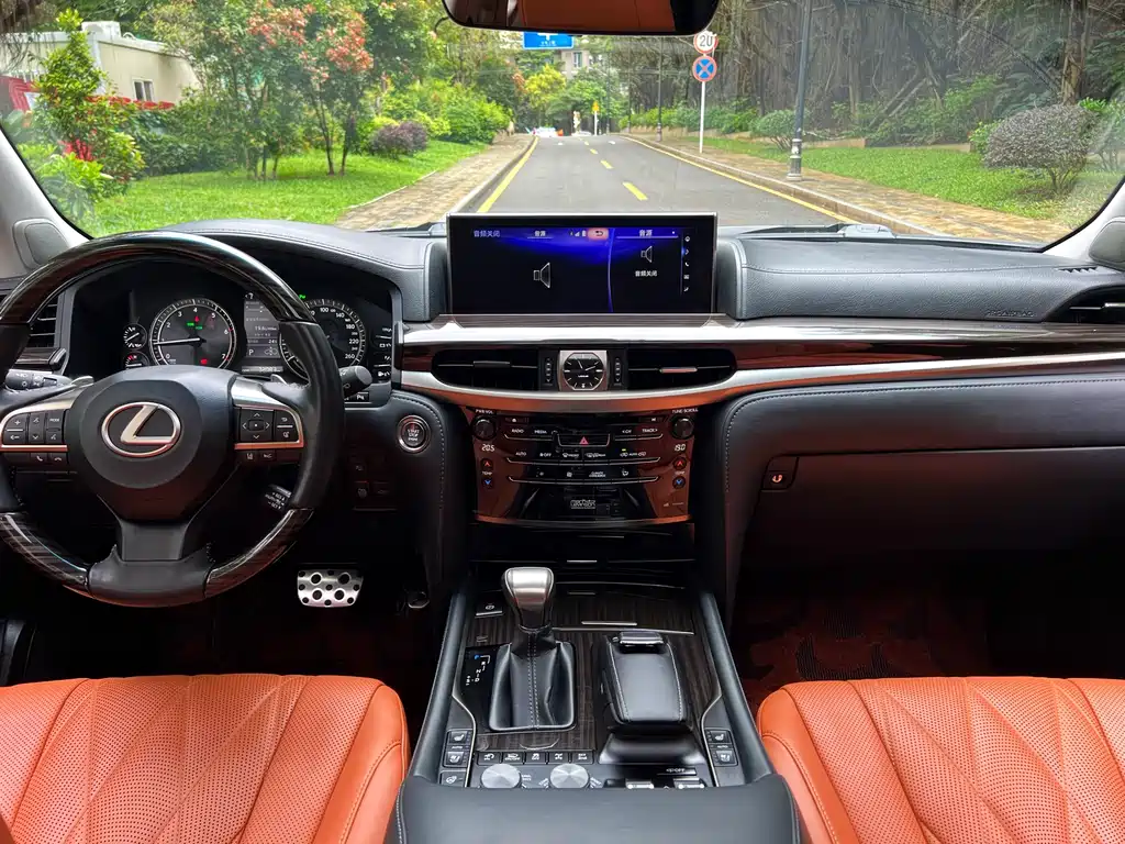 Lexus LX 570 Peak Special Edition