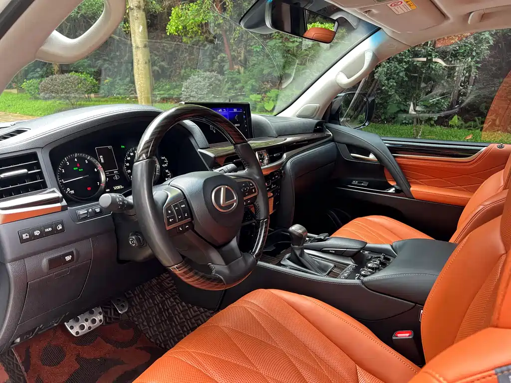 Lexus LX 570 Peak Special Edition