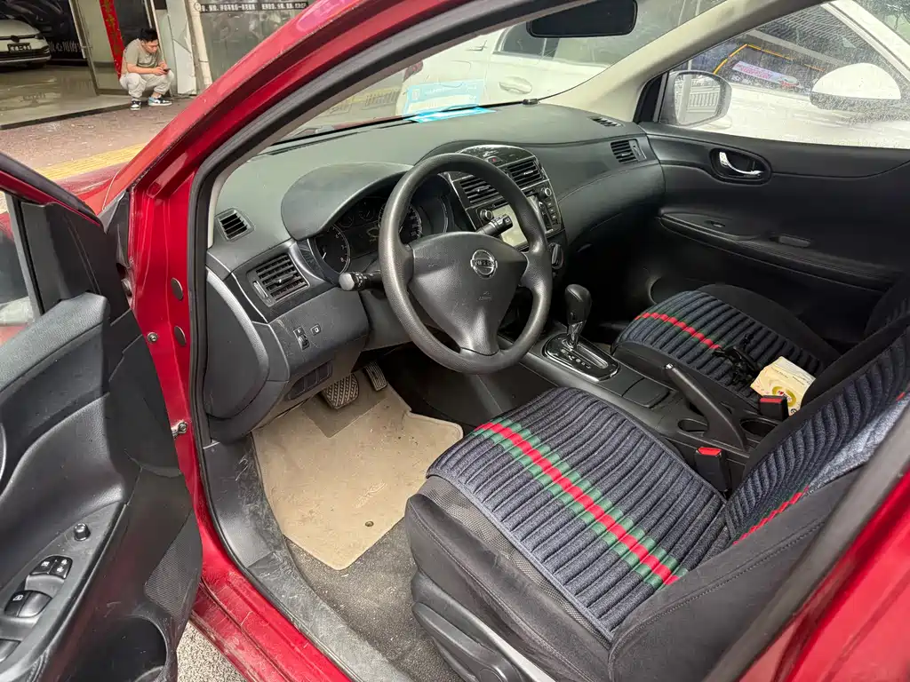 Tiida 1.6 L CVT Cool Cafe