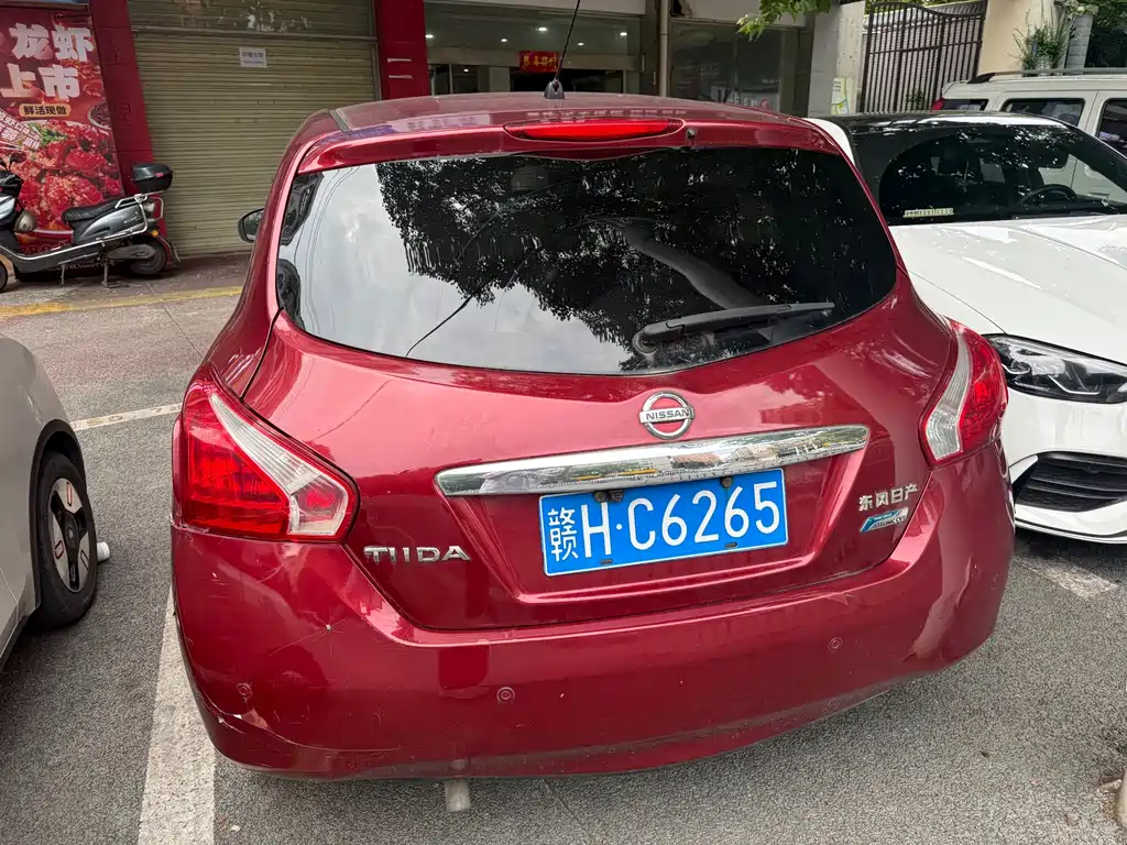Tiida 1.6 L CVT Cool Cafe