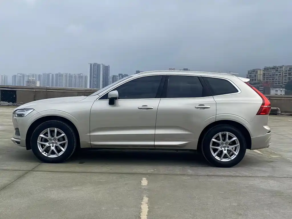 Volvo XC60 T5 4 WD Smart Ease CN-VI