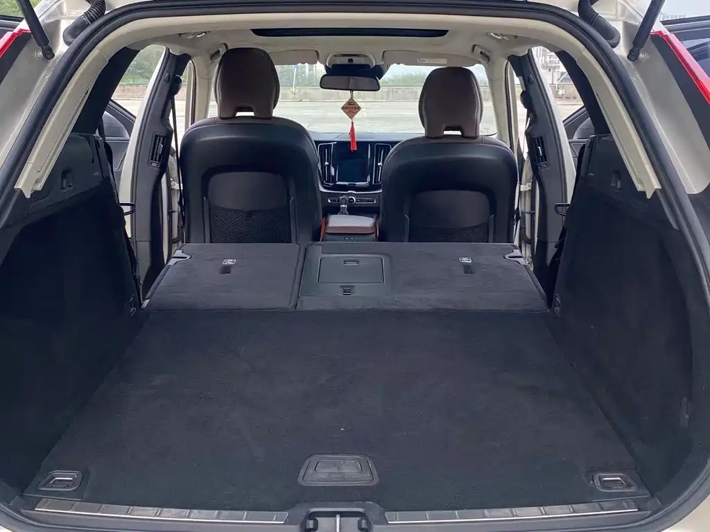 Volvo XC60 T5 4 WD Smart Ease CN-VI