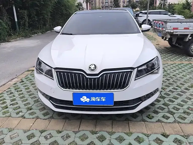 Skoda Superb TSI280 DSG Creation