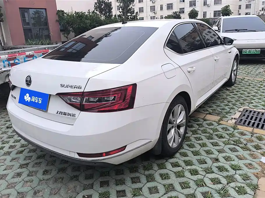Superb TSI280 DSG Creation