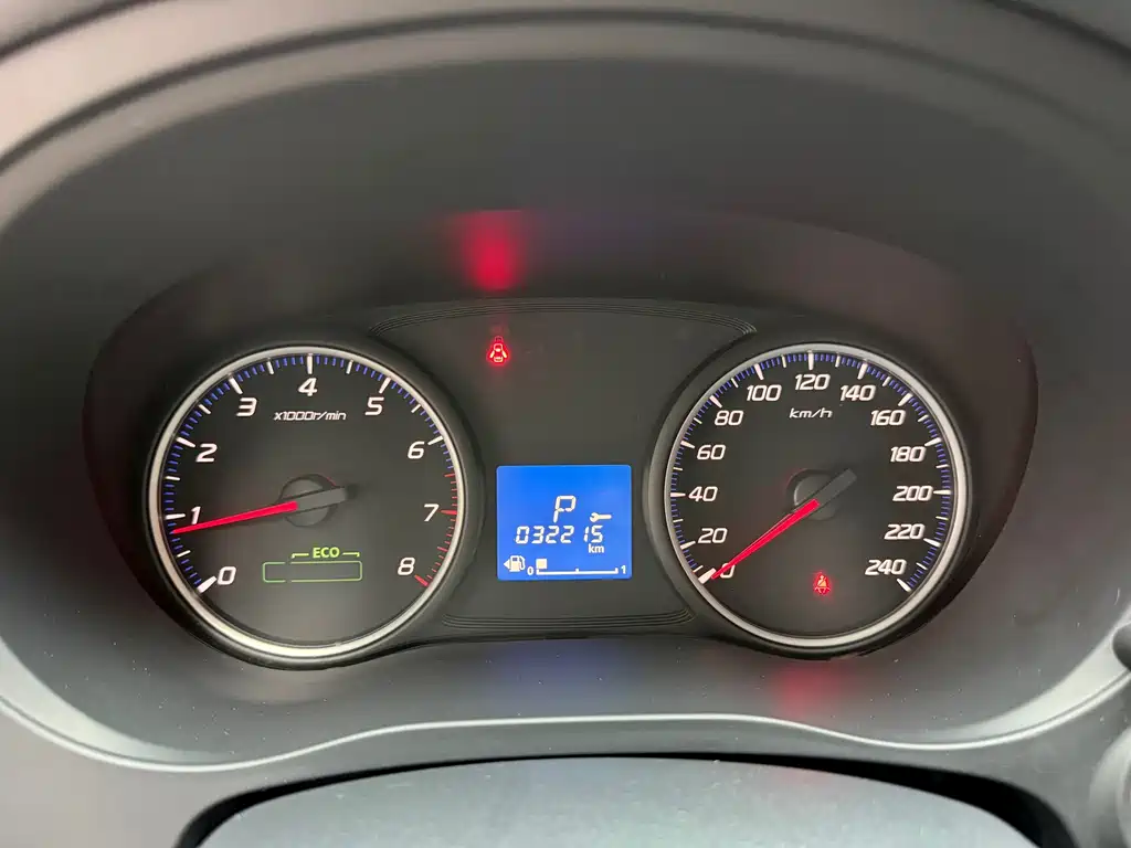 Outlander 2.0 L 2 WD Smooth Travel 5-seat