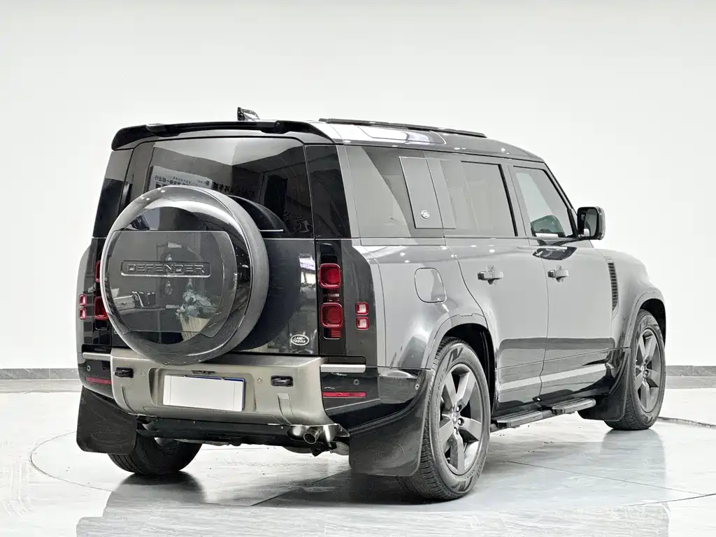 Land Rover Defender 110 3.0 T P400 X-DYNAMIC HSE
