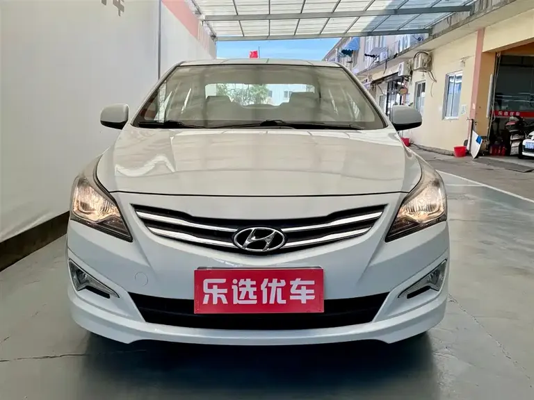 Hyundai Accent 1.4 L Auto Intelligent GLS