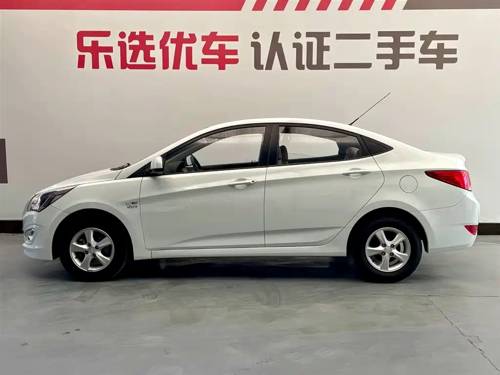 Accent 1.4 L Auto Intelligent GLS