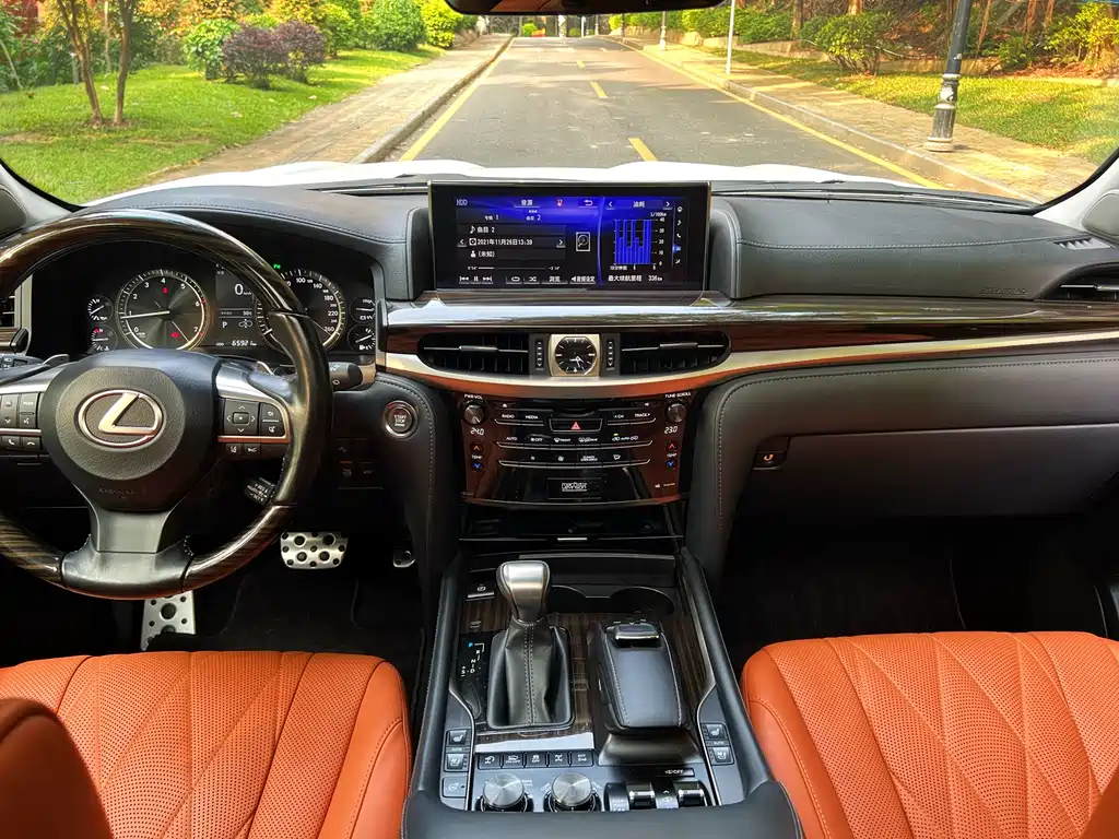 Lexus LX 570 Peak Special Edition