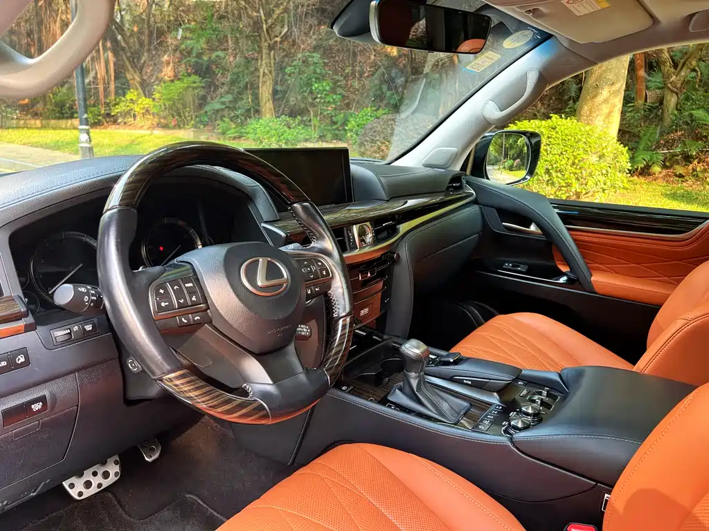 Lexus LX 570 Peak Special Edition