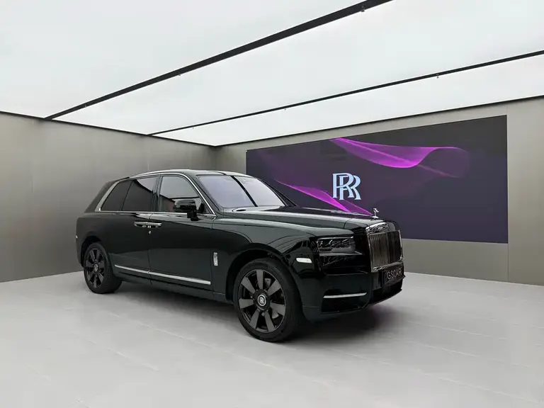 Rolls-Royce Cullinan 4-seat