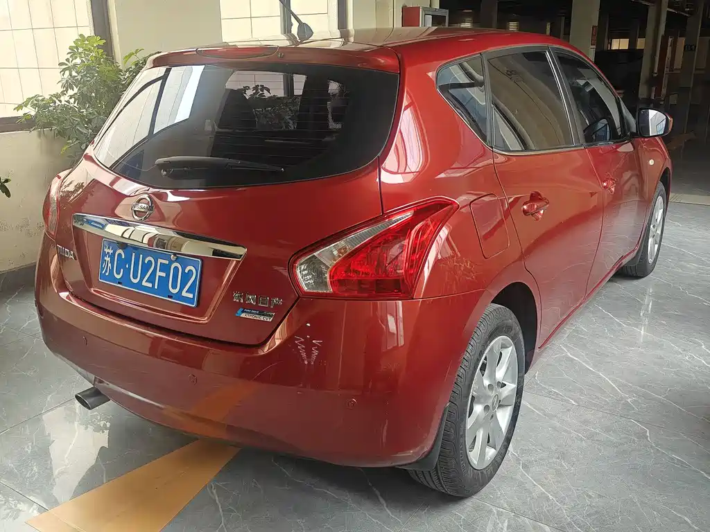 Tiida 1.6 L CVT Intelligent