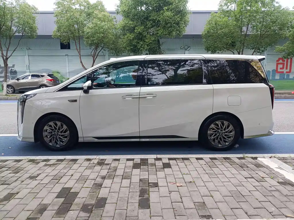 Trumpchi Xiangwang M8 Qiankun Series Ultra First Class