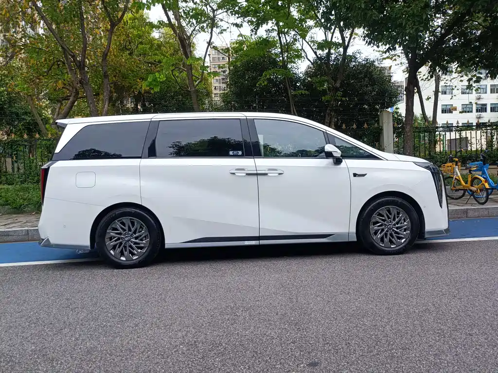 Trumpchi Xiangwang M8 Qiankun Series Ultra First Class