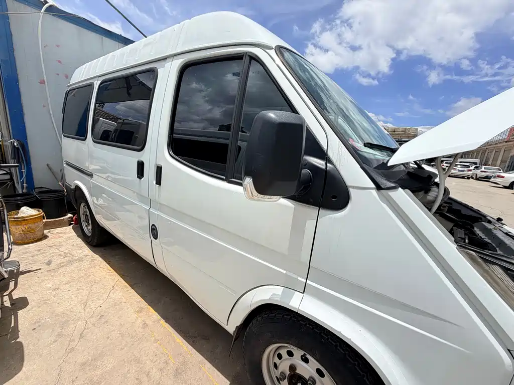 Transit Custom 2.8 T Commercial SWB Mid Roof 6-seat CN-VI JX493