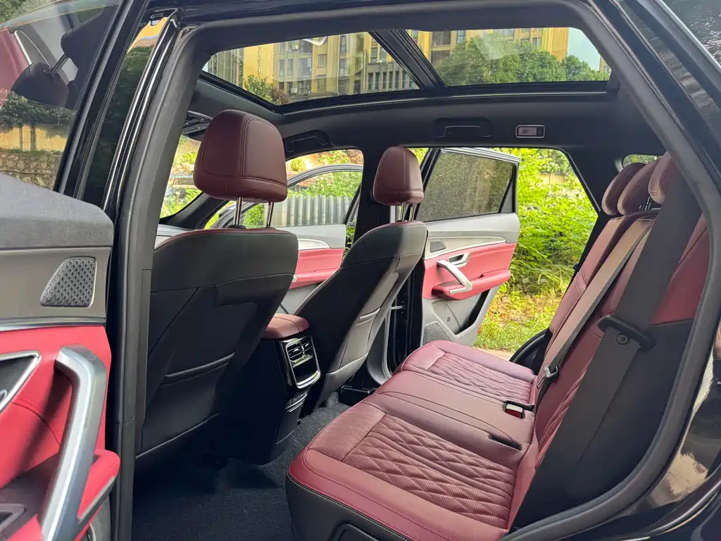 Jetour X70 PLUS Champion 1.5 T DCT Champion MAX 7-seat