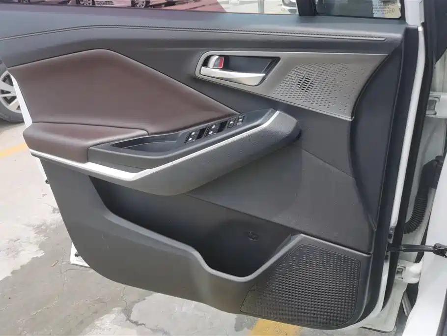 Changan CS15 1.5 L Auto Progressive CN-VI