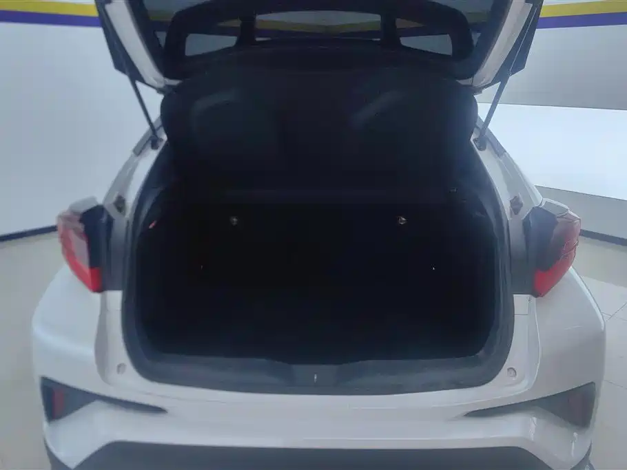 Toyota C-HR 2.0 L Luxury