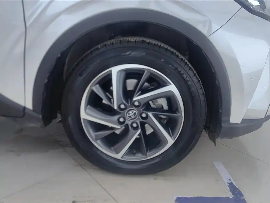 Toyota C-HR 2.0 L Luxury