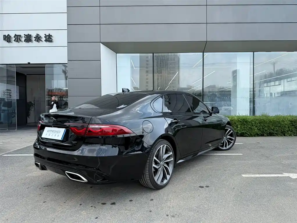 Jaguar XFL 捷豹XFL 2025款 2.0 T P300 四驱90周年典藏版