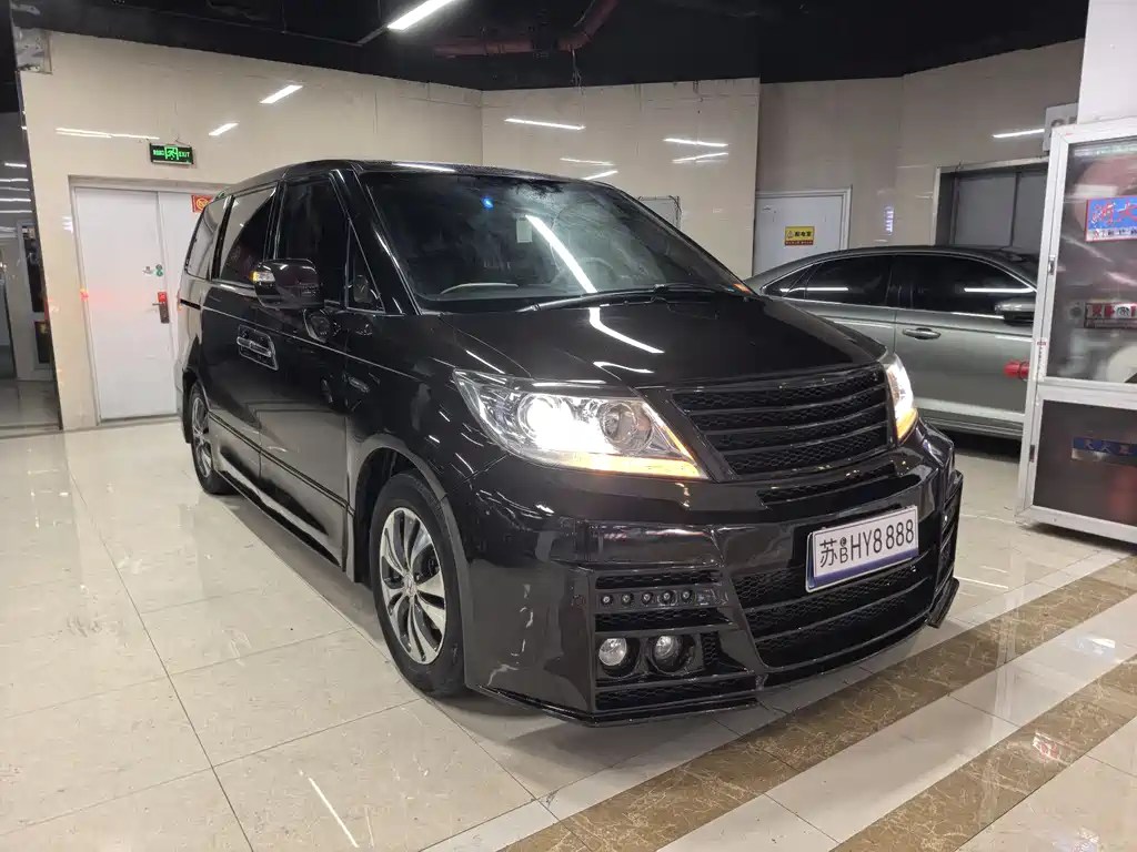 Elysion 2.4 L VTi-S Distinguished