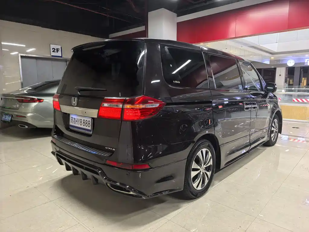 Elysion 2.4 L VTi-S Distinguished