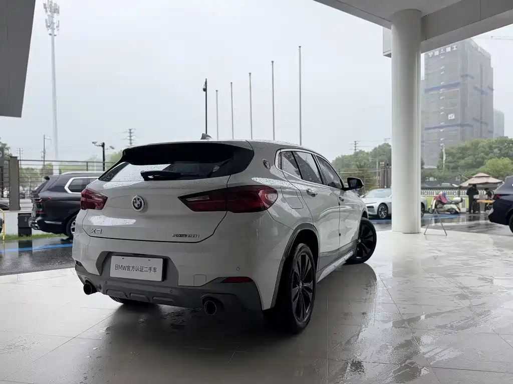BMW X2 sDrive20 i M Offroad Package