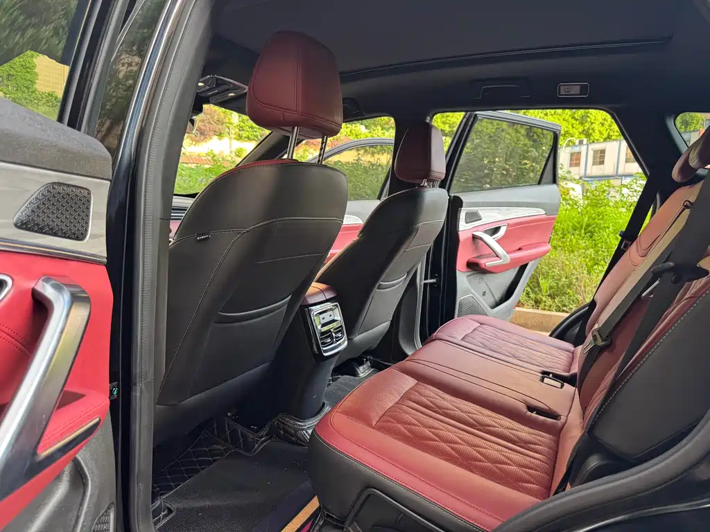 Jetour X70 PLUS 1.5 T DCT Brave PLUS 7-seat