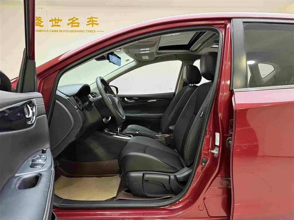 Tiida 1.6 L CVT Smart Travel