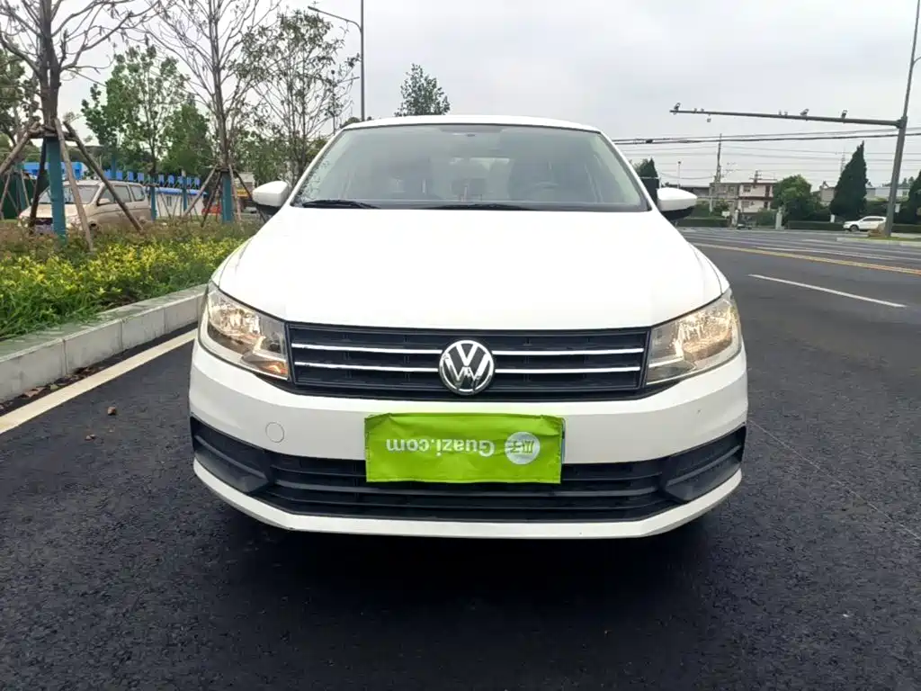 Santana 1.5 L Manual Style